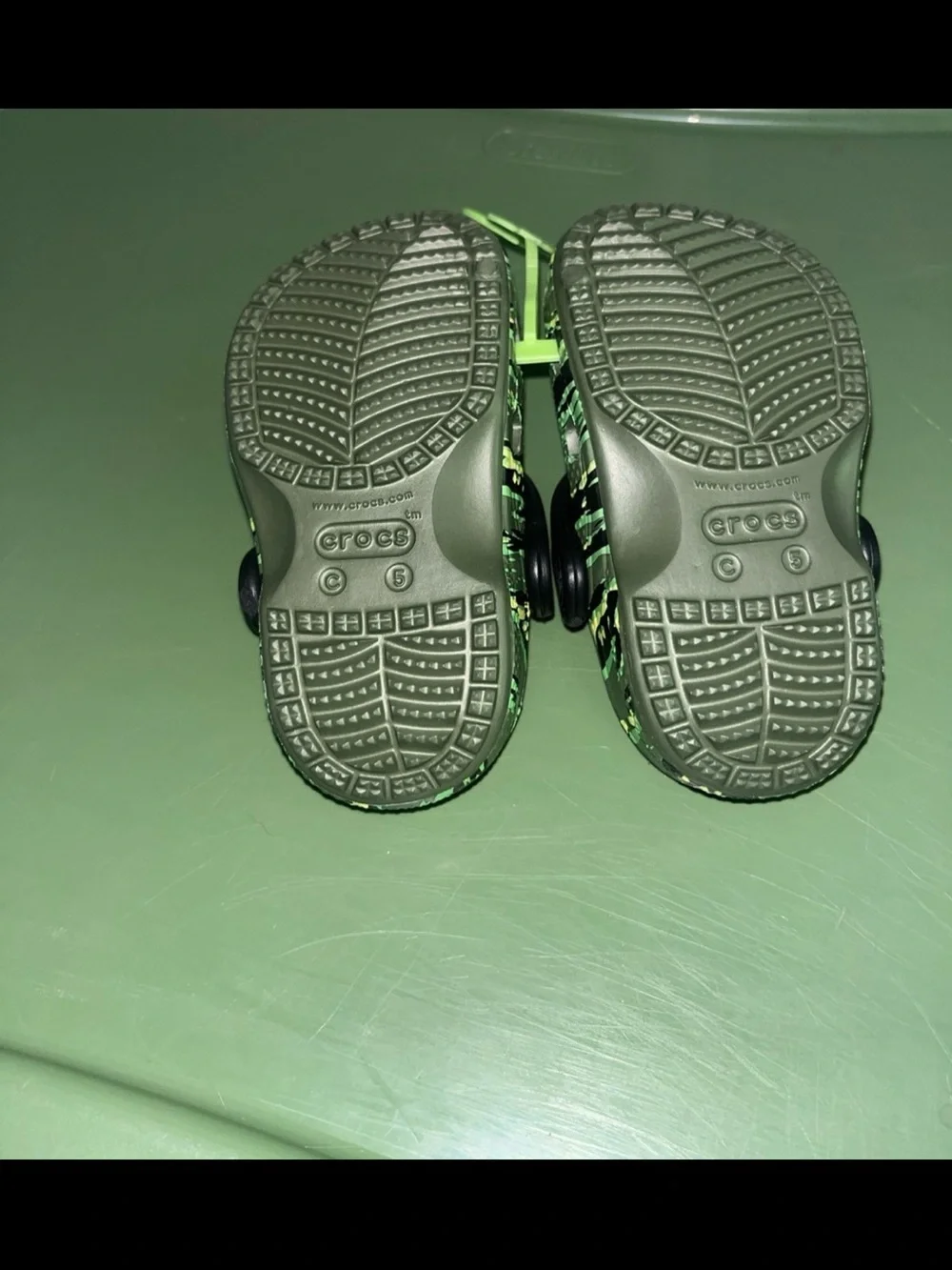 CROCS Kids Clog in Green Black Camo